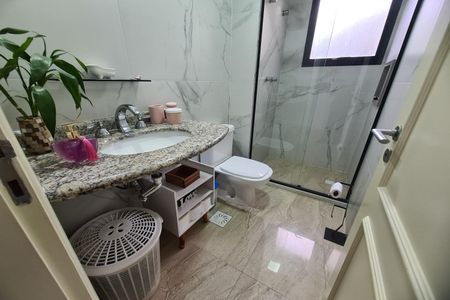 Apartamento à venda com 107m², 3 quartos e 2 vagasBanheiro
