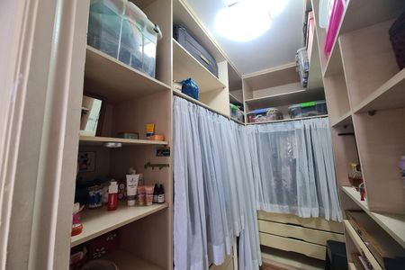 Apartamento à venda com 107m², 3 quartos e 2 vagasCloset da suíte