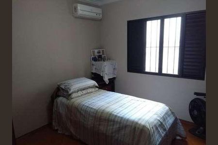 Casa à venda com 4 quartos, 200m² em Bosque da Saúde, São Paulo