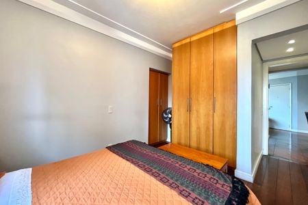 Apartamento à venda com 80m², 2 quartos e 3 vagas Apartamento à venda com 80m², 2 quartos e 3 vagasSuíte