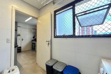 Apartamento à venda com 80m², 2 quartos e 3 vagas Apartamento à venda com 80m², 2 quartos e 3 vagasÁrea de Serviço