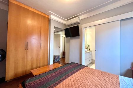 Apartamento à venda com 80m², 2 quartos e 3 vagas Apartamento à venda com 80m², 2 quartos e 3 vagasSuíte