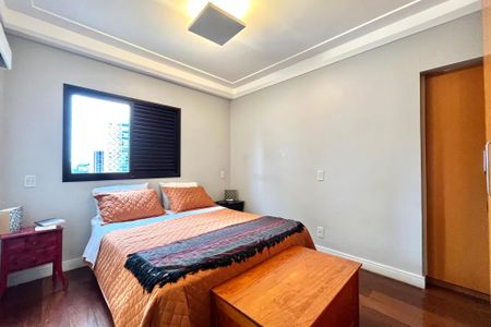 Apartamento à venda com 80m², 2 quartos e 3 vagas Apartamento à venda com 80m², 2 quartos e 3 vagasSuíte
