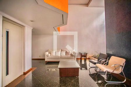 Apartamento à venda com 80m², 2 quartos e 3 vagas Apartamento à venda com 80m², 2 quartos e 3 vagasHall social