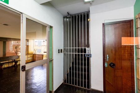 Apartamento à venda com 196m², 3 quartos e 2 vagasEscada