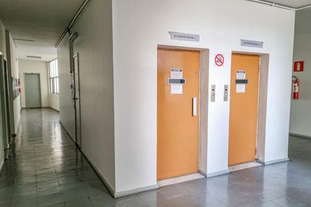 Apartamento à venda com 60m², 2 quartos e sem vagaElevador
