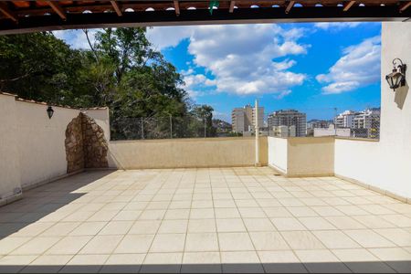 Apartamento à venda com 64m², 2 quartos e 1 vagaÁrea comum