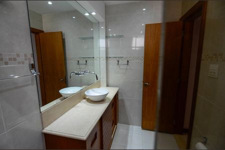 Apartamento à venda com 64m², 2 quartos e 1 vagaBanheiro