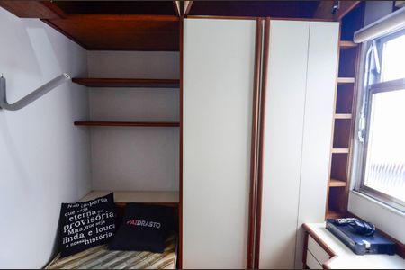 Apartamento à venda com 64m², 2 quartos e 1 vagaQuarto de Serviço