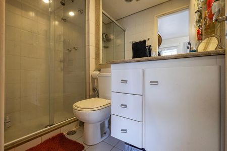 Banheiro de apartamento para alugar com 1 quarto, 39m² em Pinheiros, São Paulo