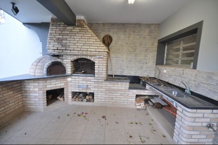 Casa para alugar com 370m², 4 quartos e 6 vagasEspaço Gourmet