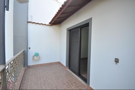 Casa para alugar com 370m², 4 quartos e 6 vagasSacada da Suíte 1