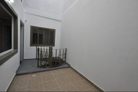 Casa para alugar com 370m², 4 quartos e 6 vagasHall