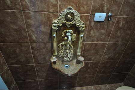 Casa para alugar com 370m², 4 quartos e 6 vagasBanheiro de Serviço 1