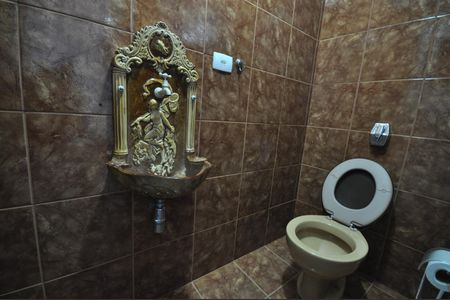 Casa para alugar com 370m², 4 quartos e 6 vagasBanheiro de Serviço 1