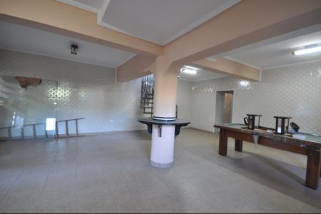 Casa para alugar com 370m², 4 quartos e 6 vagasÁrea comum