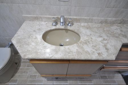 Casa para alugar com 370m², 4 quartos e 6 vagasBanheiro Social 2