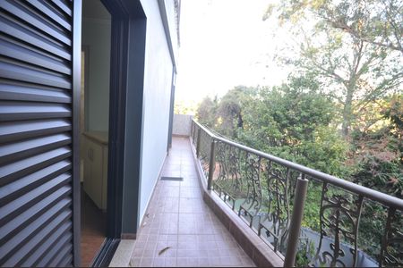 Casa para alugar com 370m², 4 quartos e 6 vagasSacada da Suíte 2