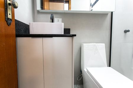 Casa à venda com 120m², 3 quartos e 2 vagas Casa à venda com 120m², 3 quartos e 2 vagasBanheiro da Suíte 2