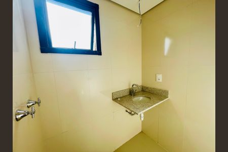 Apartamento à venda com 68m², 2 quartos e 1 vaga Apartamento à venda com 68m², 2 quartos e 1 vagaBanheiro Social