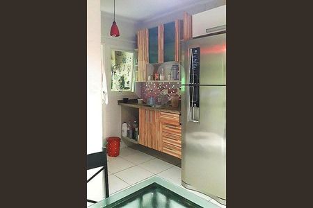 Casa à venda com 3 quartos, 144m² em Jardim Maria Duarte, São Paulo