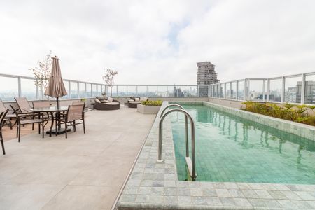 Apartamento à venda com 32m², 1 quarto e 1 vagaÁrea comum - Piscina