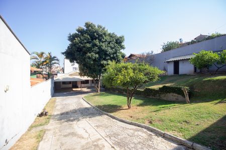Casa para alugar com 245m², 4 quartos e 8 vagasQuintal