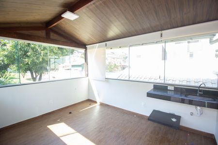 Casa para alugar com 245m², 4 quartos e 8 vagasEscritório