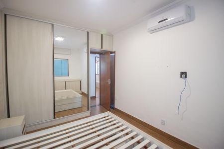 Casa para alugar com 245m², 4 quartos e 8 vagasSuíte