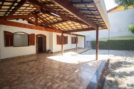 Casa para alugar com 245m², 4 quartos e 8 vagasGaragem