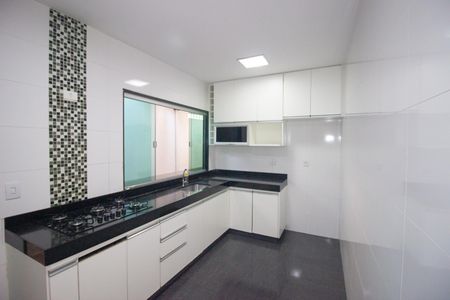 Casa para alugar com 245m², 4 quartos e 8 vagasCozinha
