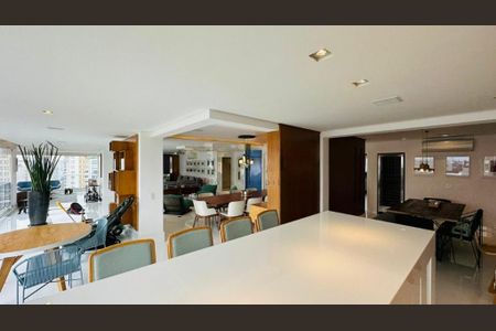 Apartamento à venda com 3 quartos, 370m² em Campo Belo, São Paulo