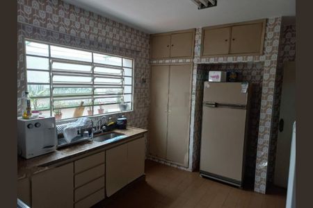 Casa à venda com 300m², 4 quartos e sem vaga