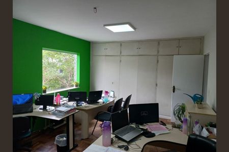 Casa à venda com 300m², 4 quartos e sem vaga