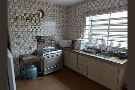 Casa à venda com 300m², 4 quartos e sem vaga