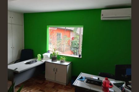 Casa à venda com 300m², 4 quartos e sem vaga