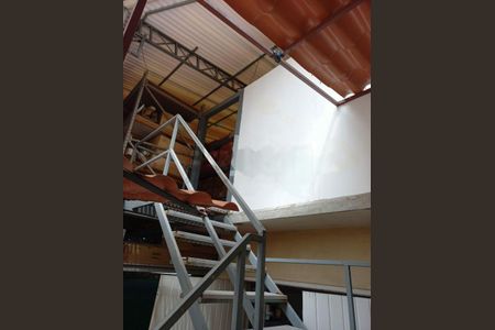 Casa à venda com 300m², 4 quartos e sem vaga