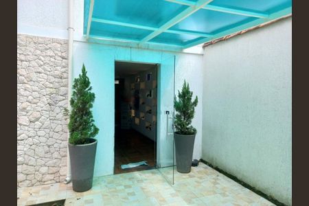Casa à venda com 300m², 4 quartos e sem vaga