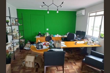Casa à venda com 300m², 4 quartos e sem vaga