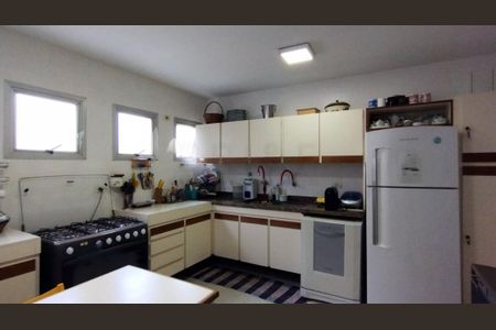 Apartamento para alugar com 146m², 4 quartos e 2 vagas