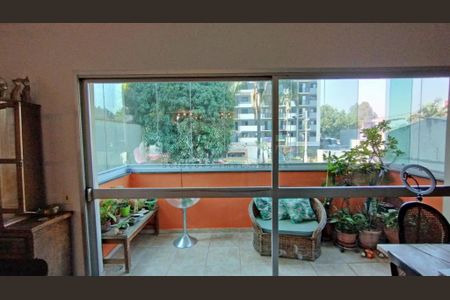 Apartamento para alugar com 146m², 4 quartos e 2 vagas