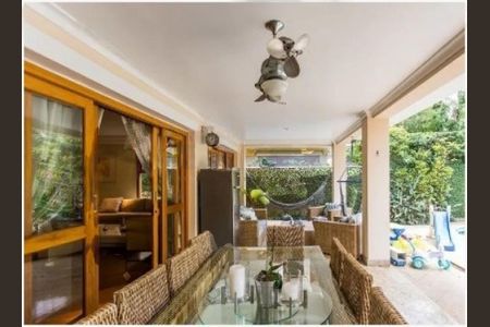 Casa à venda com 630m², 5 quartos e 6 vagas