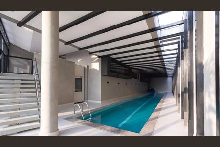 Studio à venda com 35m², 1 quarto e 1 vaga Studio à venda com 35m², 1 quarto e 1 vagaÁrea comum - Piscina Coberta