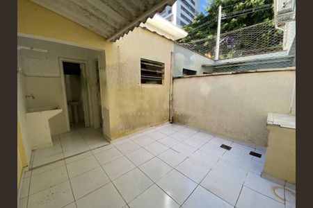 Casa à venda com 75m², 2 quartos e sem vaga