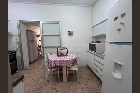 Casa à venda com 97m², 2 quartos e 2 vagas