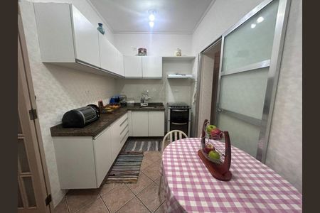 Casa à venda com 97m², 2 quartos e 2 vagas