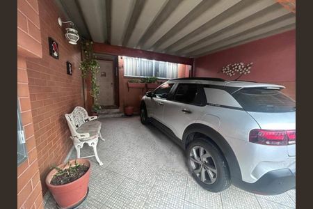 Casa à venda com 97m², 2 quartos e 2 vagas