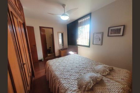 Casa à venda com 4 quartos, 420m² em Jardim Marajoara, São Paulo