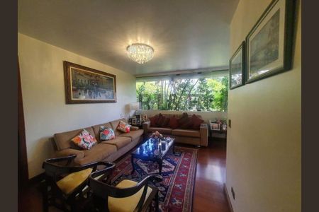 Casa à venda com 4 quartos, 420m² em Jardim Marajoara, São Paulo