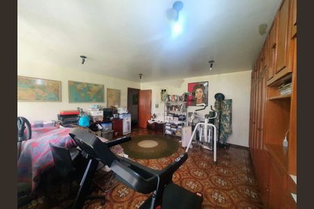 Casa à venda com 4 quartos, 420m² em Jardim Marajoara, São Paulo